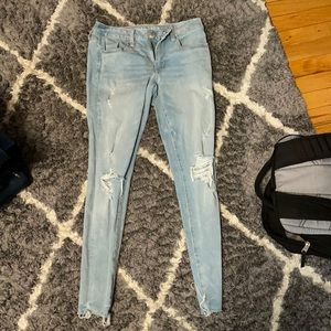 Women’s American eagle ripped jeans
